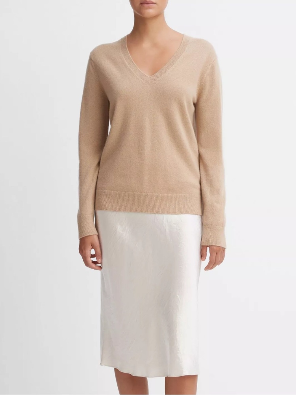 VINCE Cashmere Weekend V-Neck Sweater in Camel